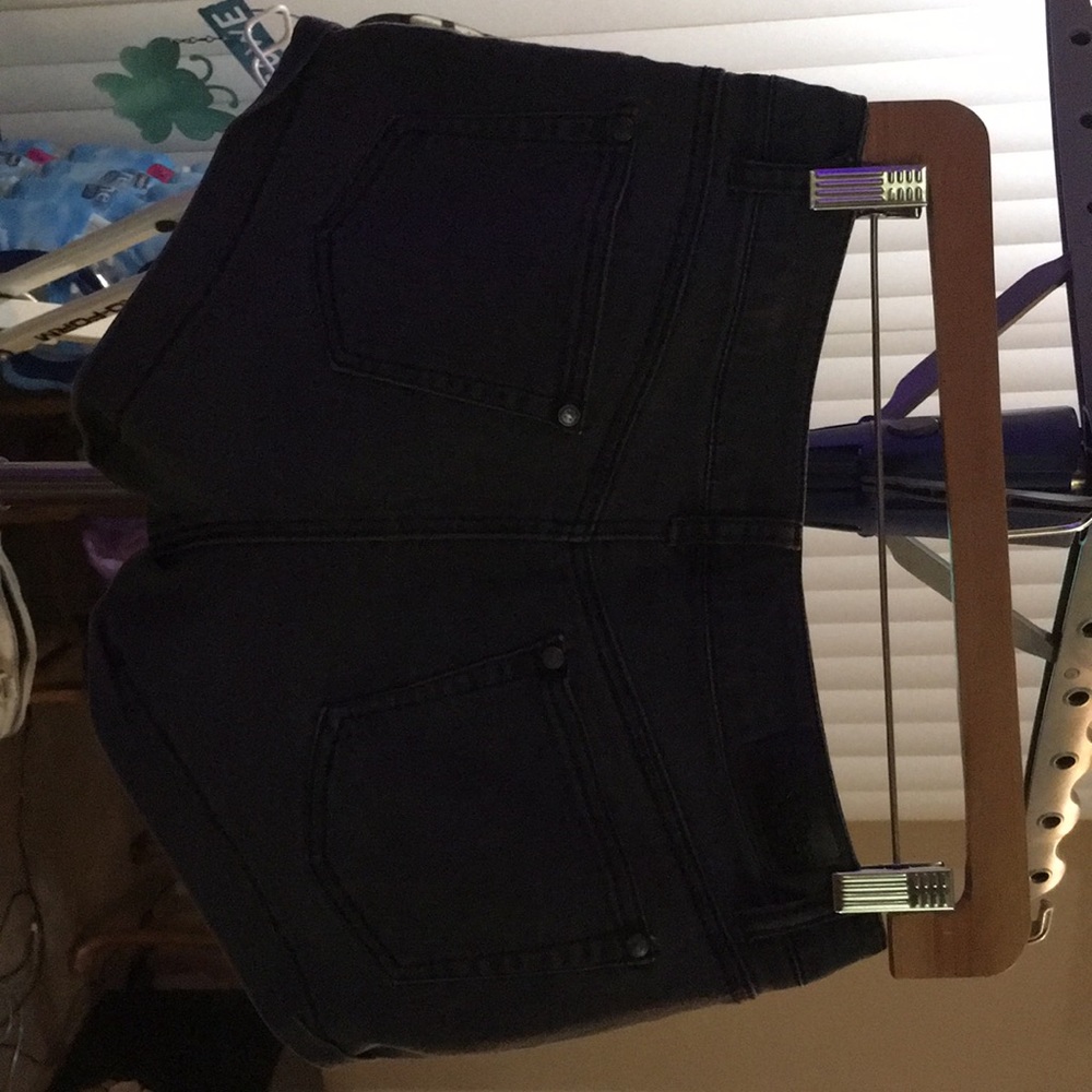 Shorts - Picture 2 of 3